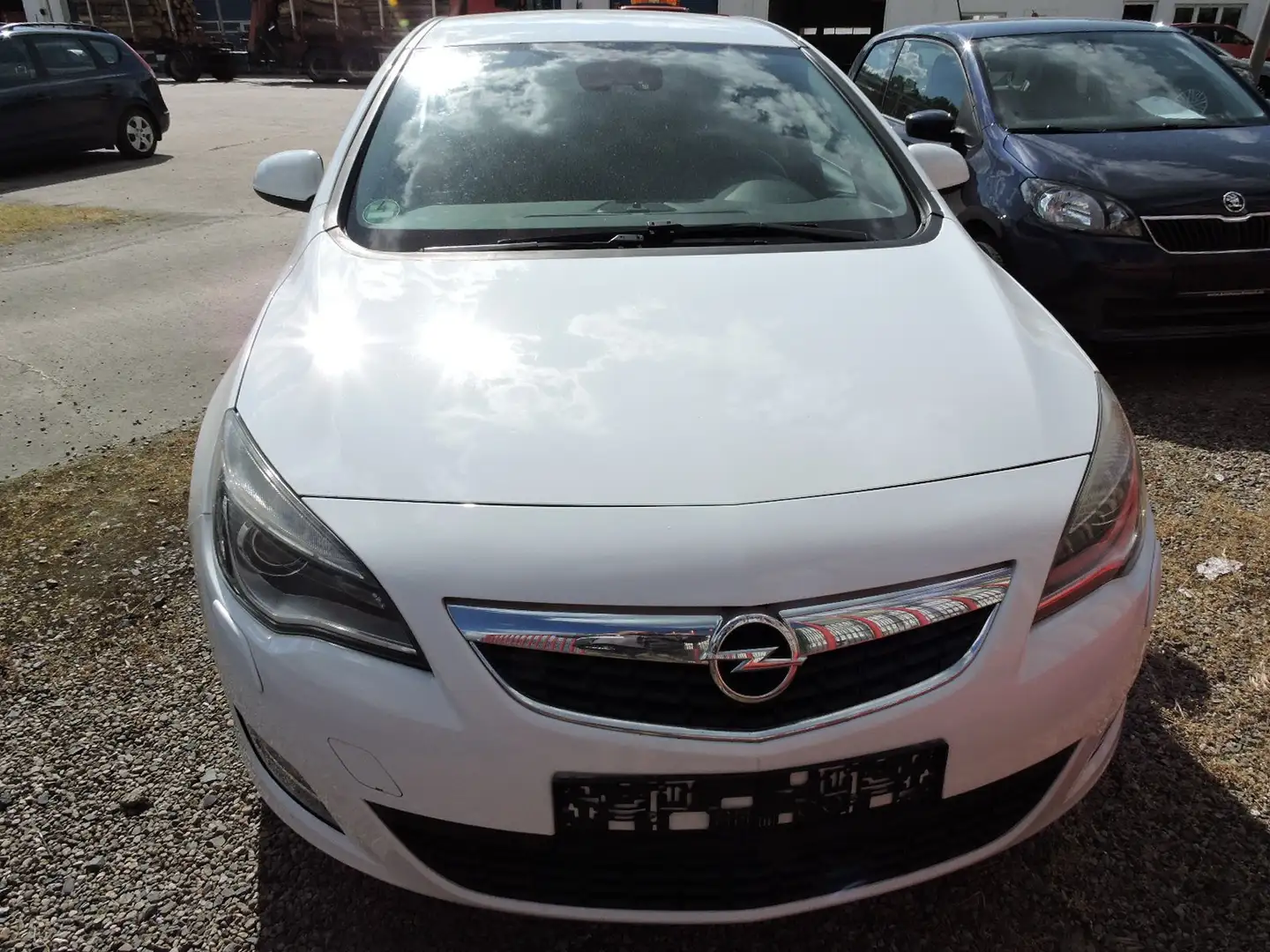 Opel Astra Innovation Blanc - 1