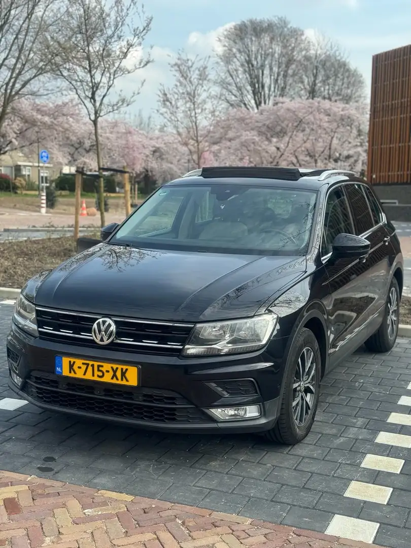 Volkswagen Tiguan 2.0 TDI Connected Zwart - 1