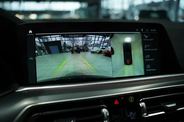 BMW X6 view 13