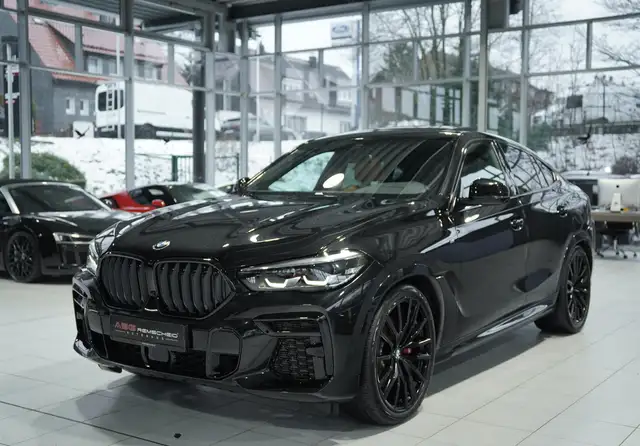 BMW X6 view 4