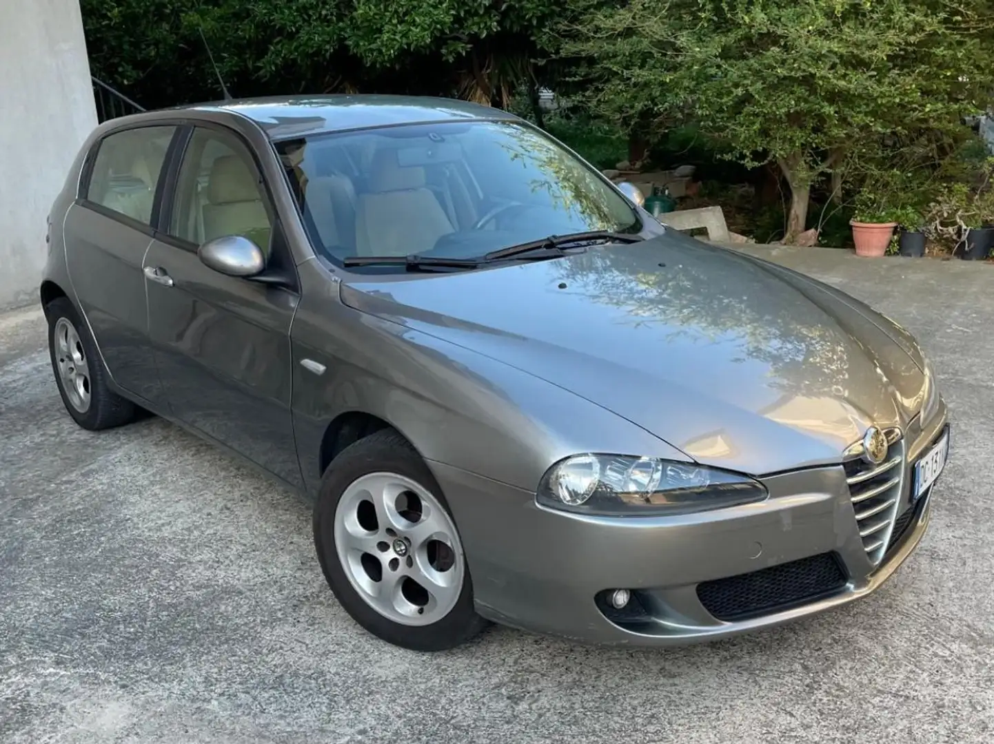 Alfa Romeo 147 147 5p 1.9 jtd Progression 120cv Grigio - 1