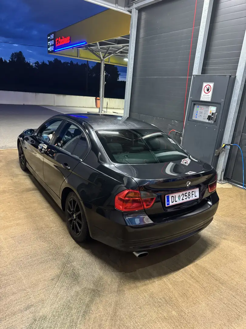BMW 316 316i E90 - 2
