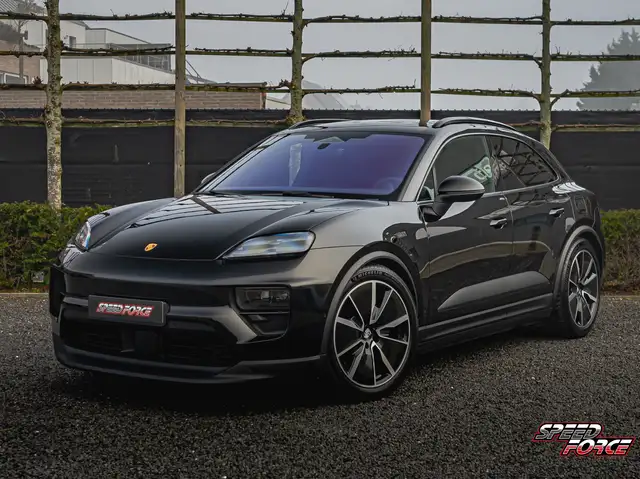 Porsche Macan 4 EV | 21" | Panodak | BOSE | Elektr Trekhaak