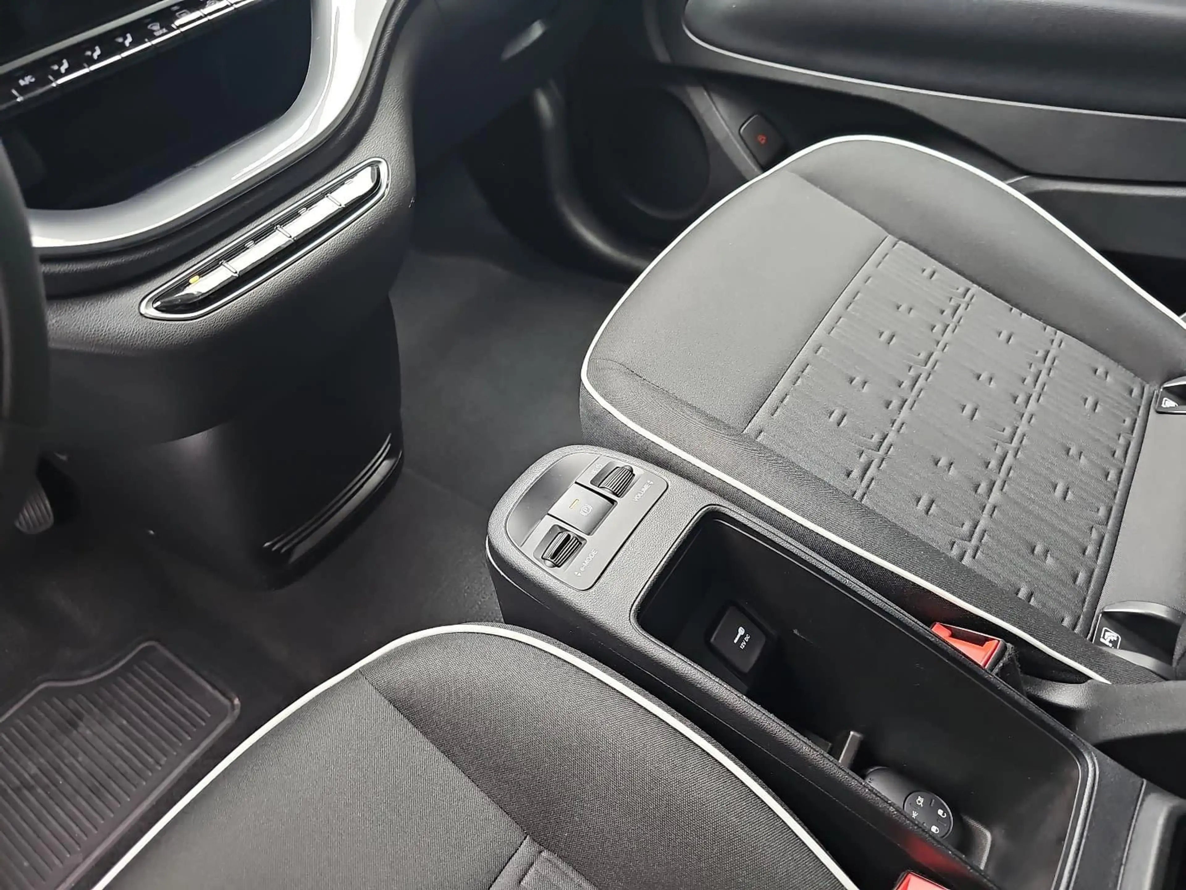 Fiat 500C 500C ELEKTRO 42 KWH APPLE CARPLAY/ANDROID AUTO, DA — photo 13