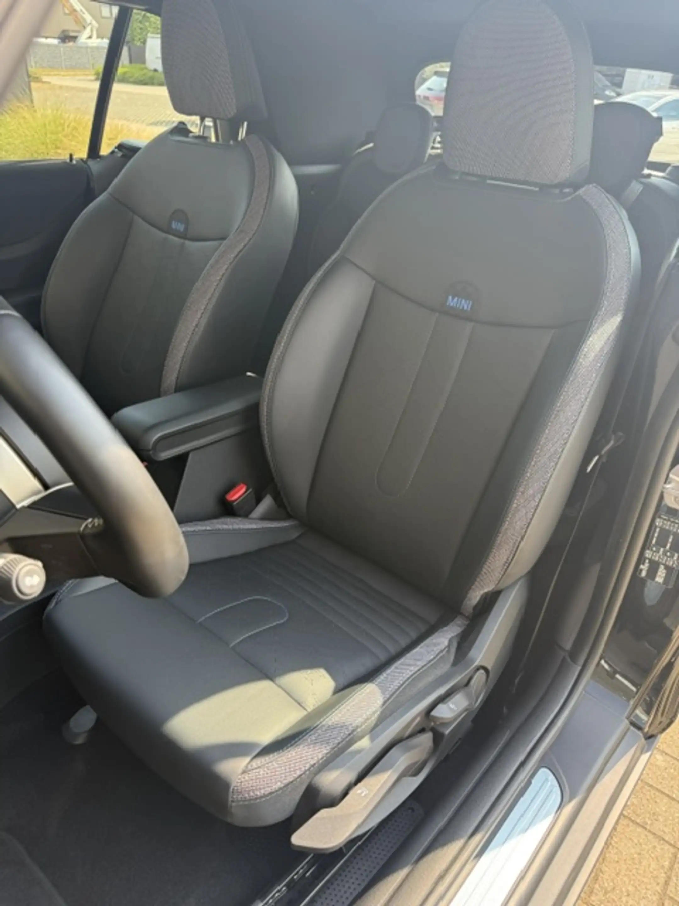MINI Cooper C Cabrio — photo 9