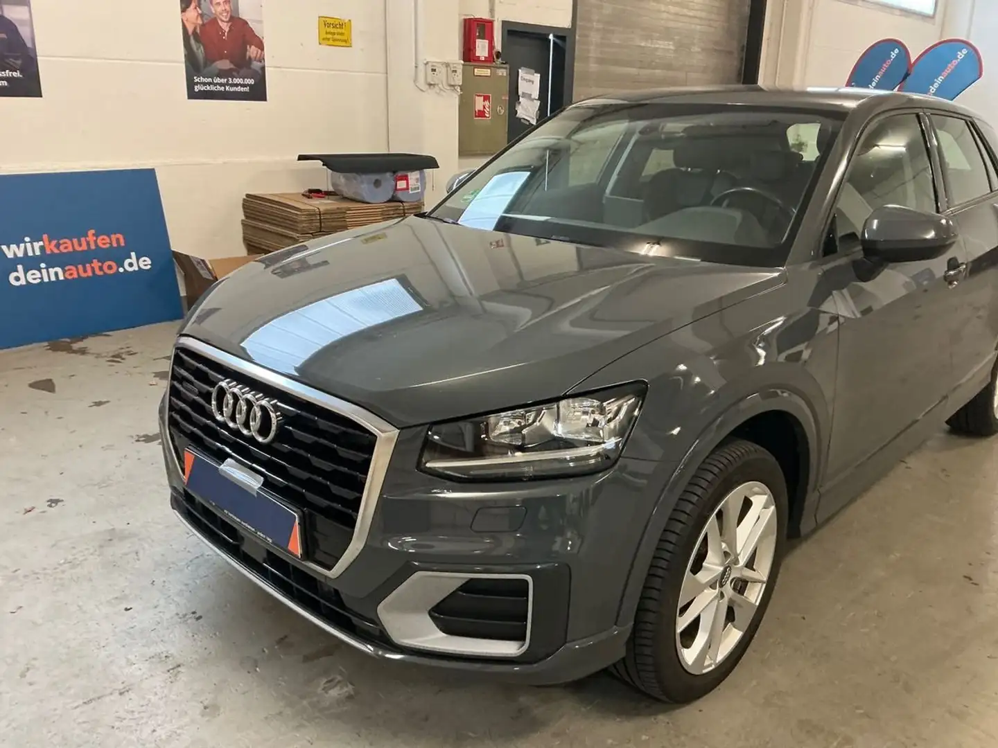 Audi Q2 Q2 2.0 TDI quattro S tronicdesign Grau - 1