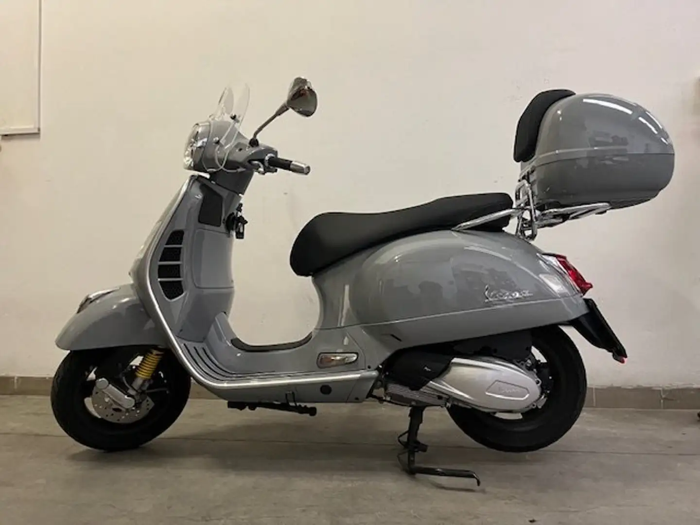 Vespa GTS Super Tech 300 hpe supertech abs e4 Gris - 1