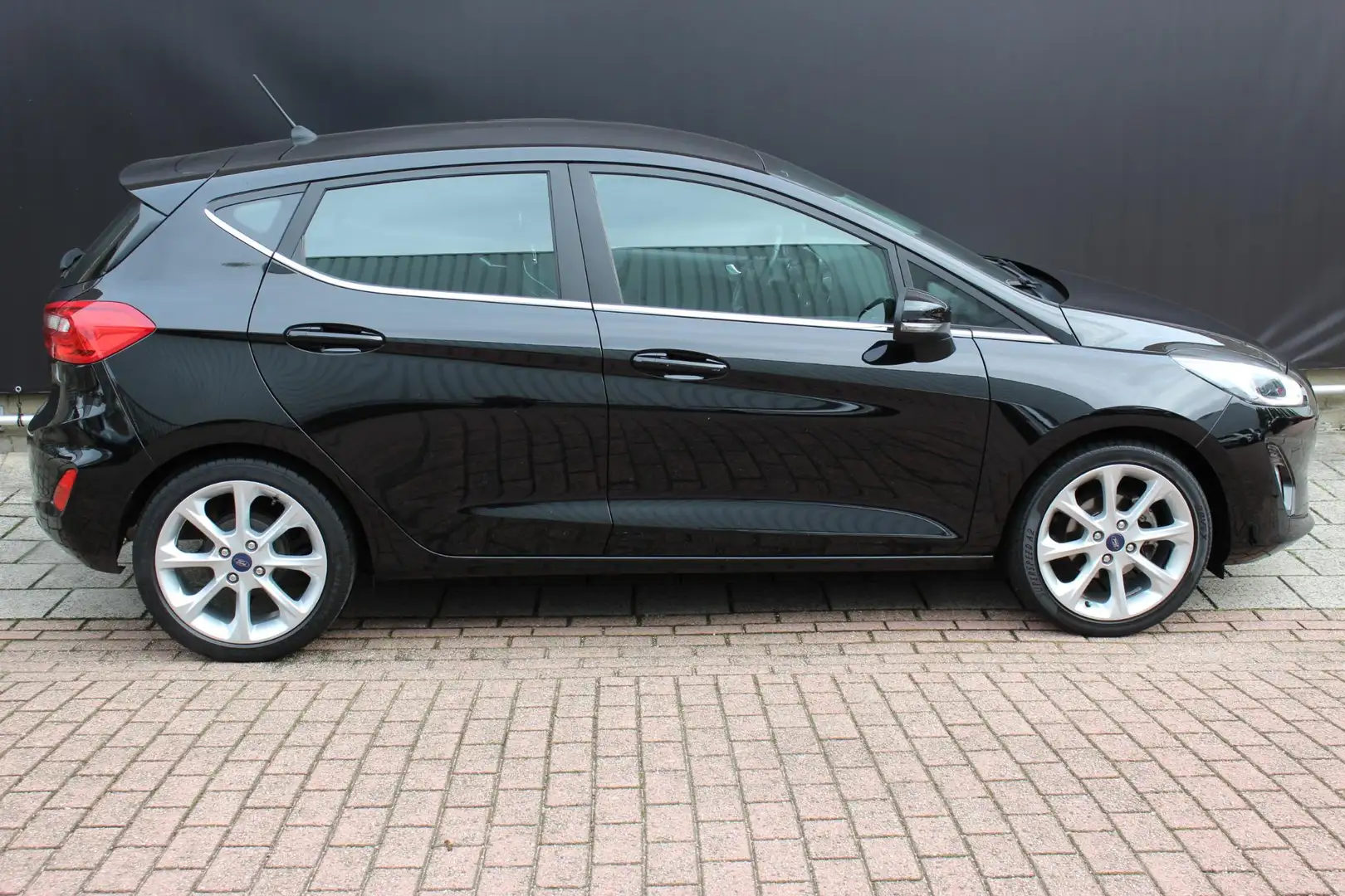 Ford Fiesta 1.0 EcoBoost Titanium Schwarz - 2