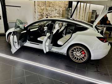 Model 3 Performance Long Range Allrad