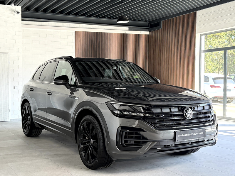 Volkswagen Touareg R 3.0TSI*BlackStyle*Pano*AHK*HUD*IQ* — photo 4