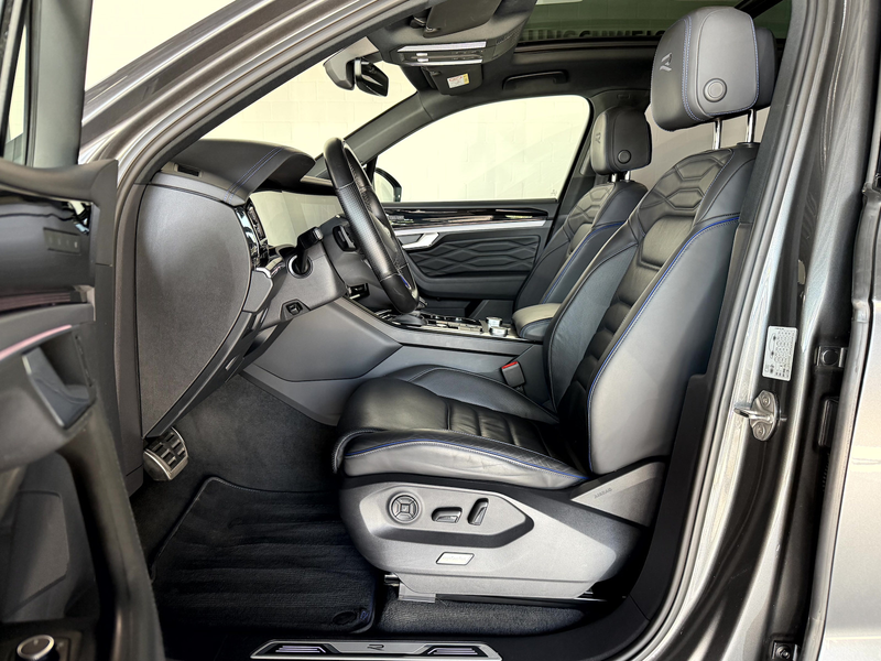 Volkswagen Touareg R 3.0TSI*BlackStyle*Pano*AHK*HUD*IQ* — photo 9