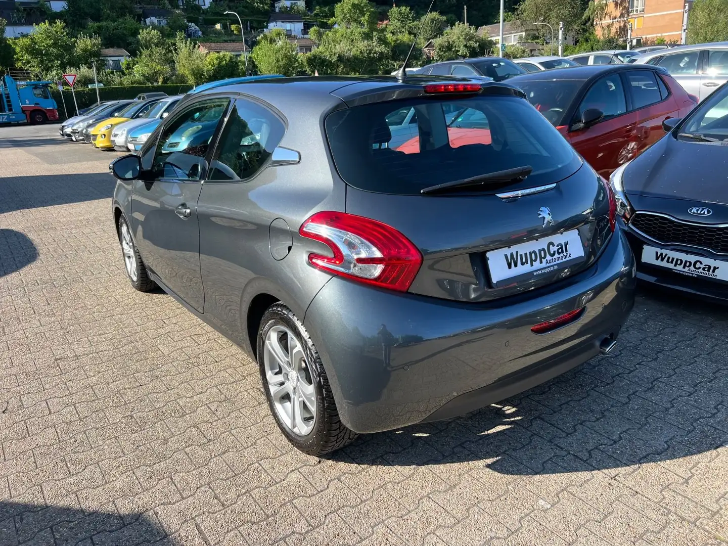 Peugeot 208 Allure KLIMA*MFL*SHZ*TEMP*LEDER*USB*ALU*PDC* - 2