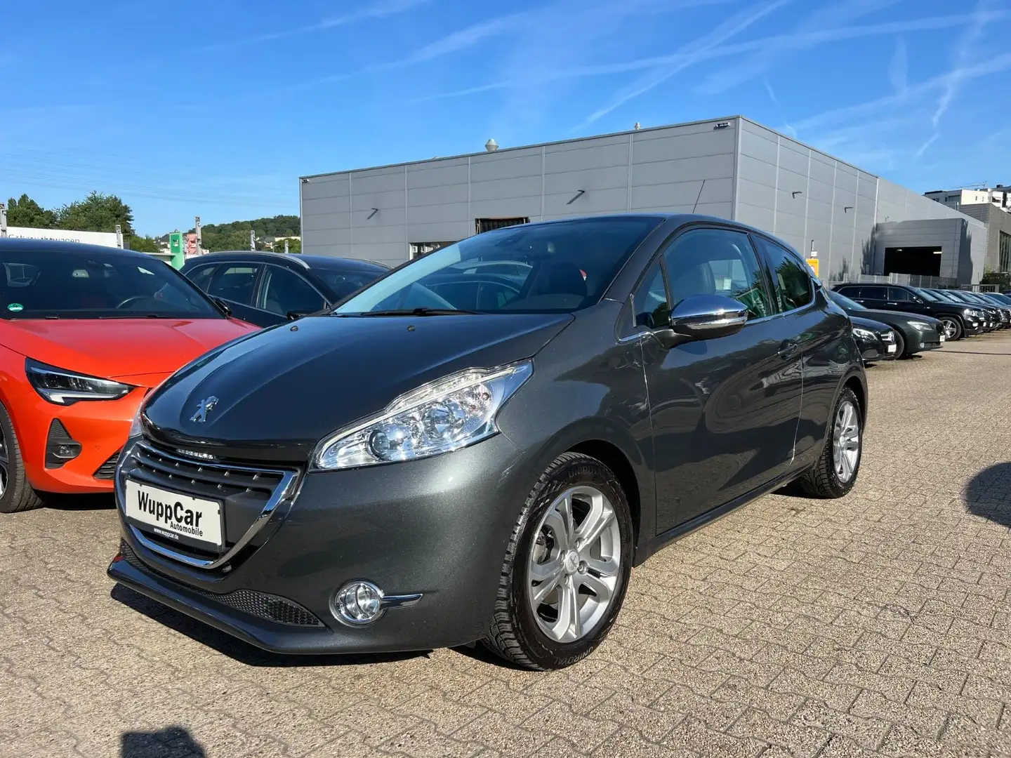 Peugeot 208 Allure KLIMA*MFL*SHZ*TEMP*LEDER*USB*ALU*PDC* - 1