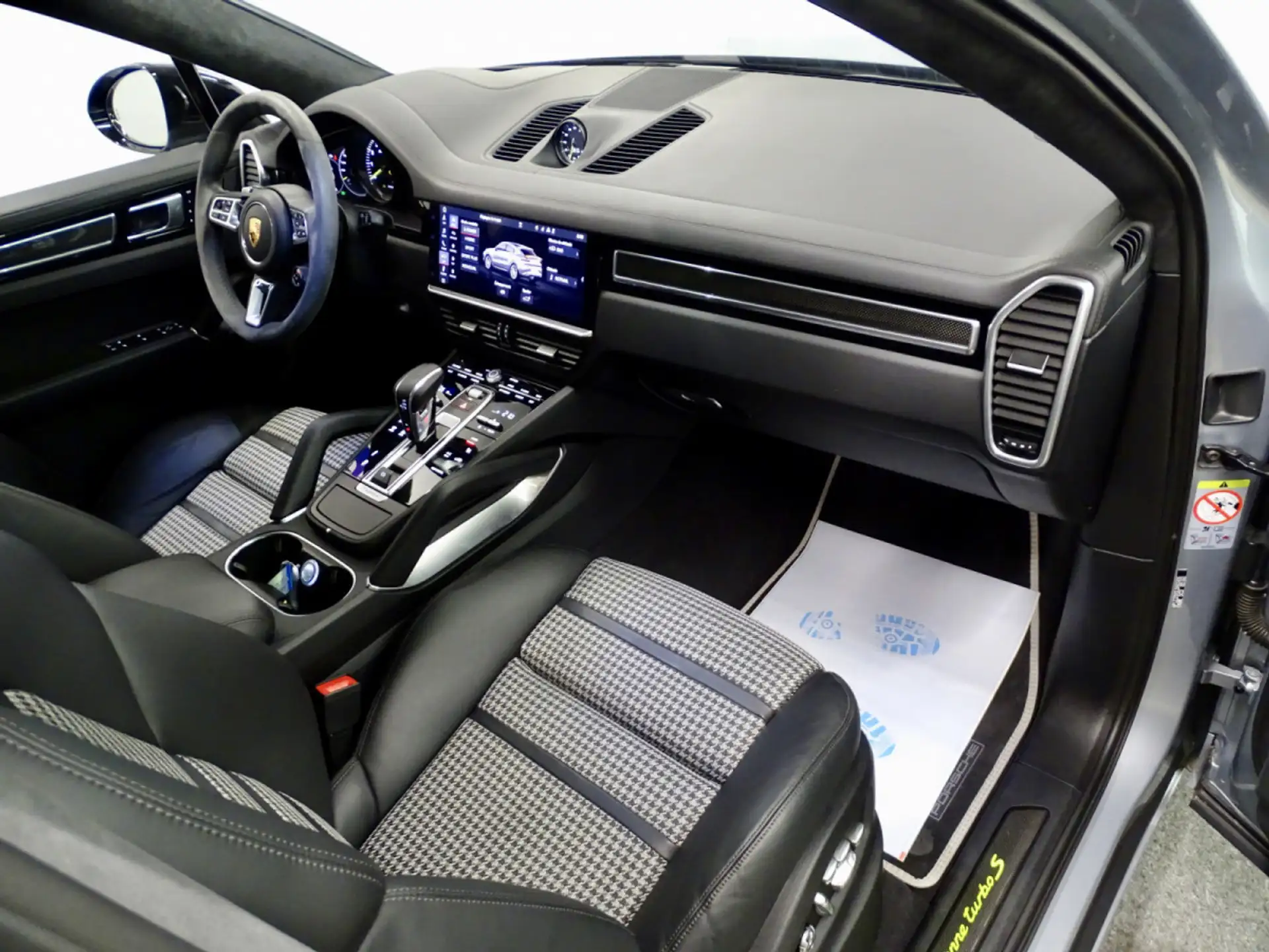 Porsche Cayenne S E-Hybrid 2020 회색 사진 7