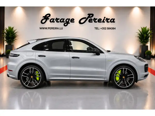 Porsche Cayenne view 3
