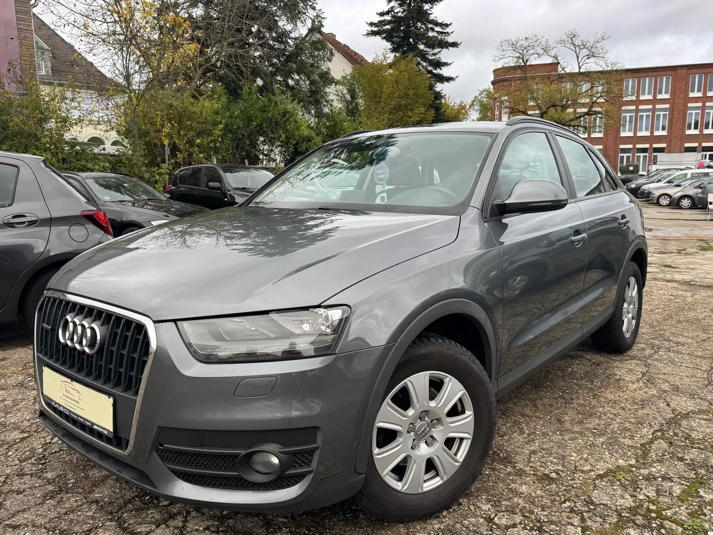Audi Q3 2.0 TFSI quattro*PDC*SitzHeiz* Grau - 1