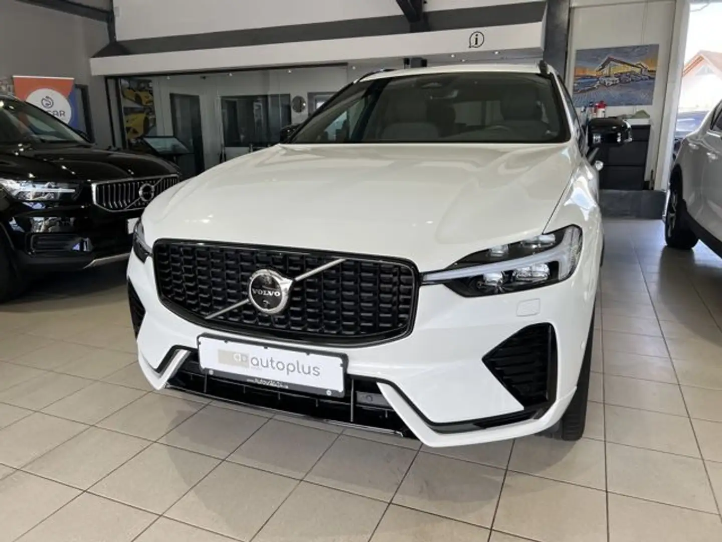 Volvo XC60 T6 R-Design Recharge AWD ACC AHK 360° LED Blanc - 2