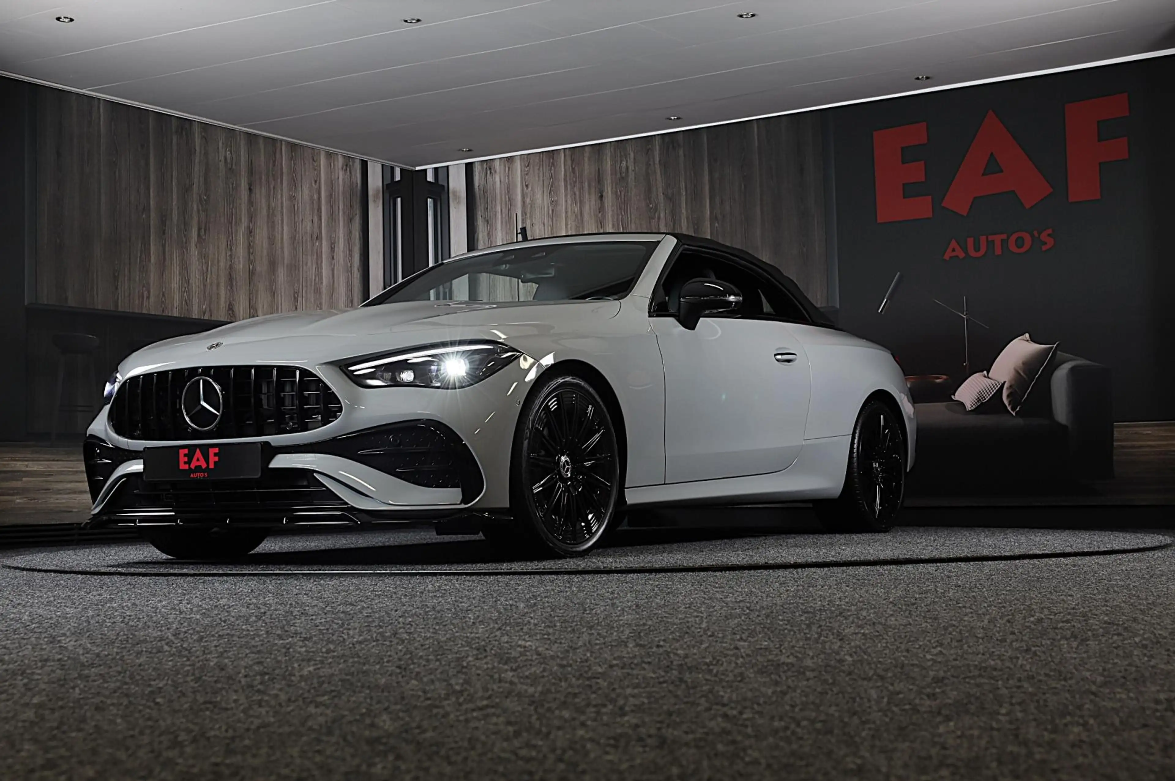 Mercedes-Benz CLE 300 Cabriolet 4MATIC AMG Line / Massage / Head Up / Me — photo 4