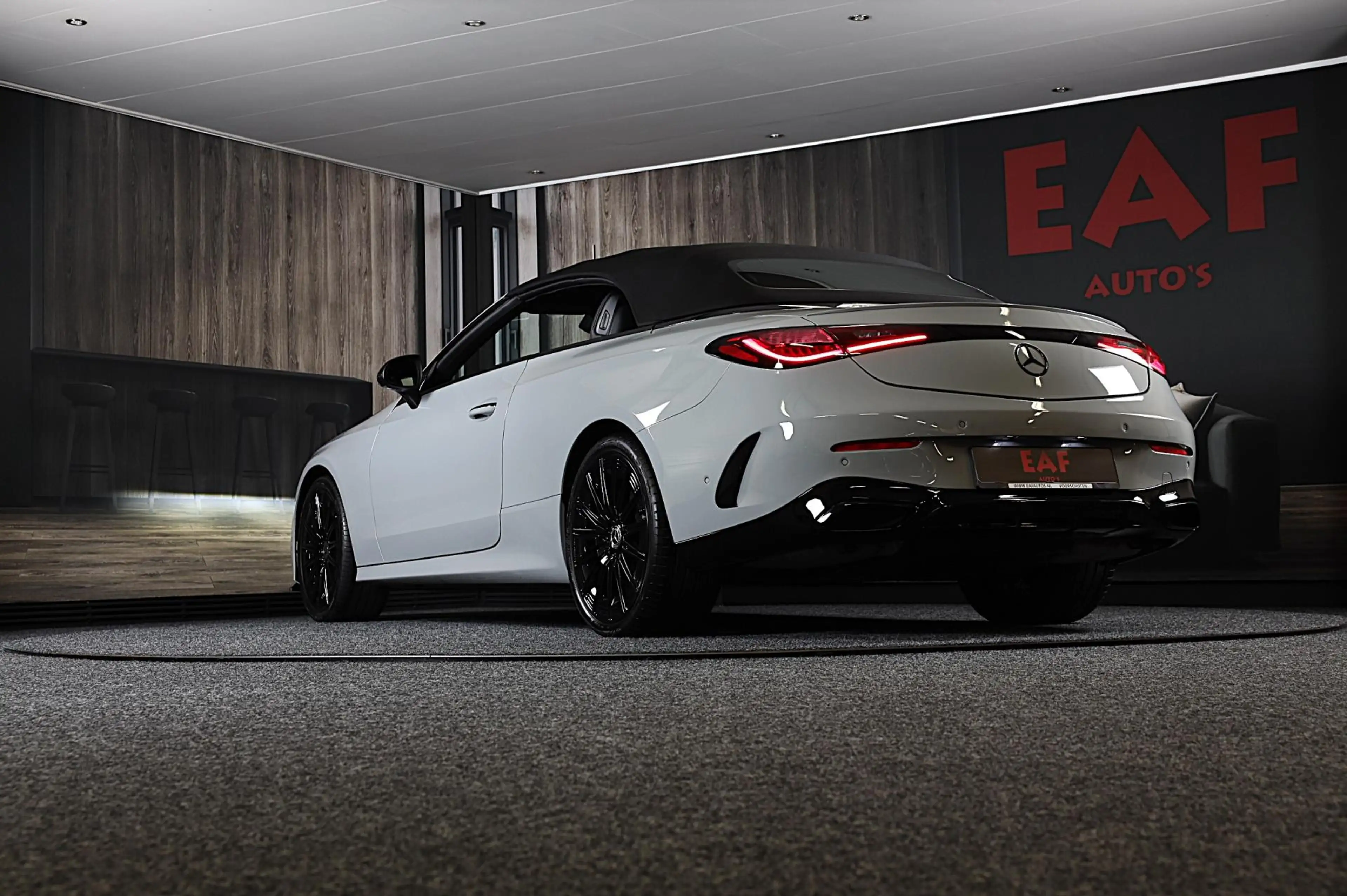 Mercedes-Benz CLE 300 Cabriolet 4MATIC AMG Line / Massage / Head Up / Me — photo 3