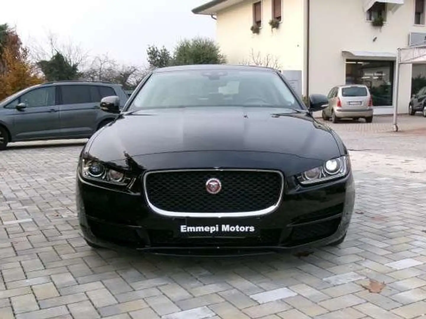 Jaguar XE XE 2.0d i4 Prestige 180cv auto my19 Nero - 2