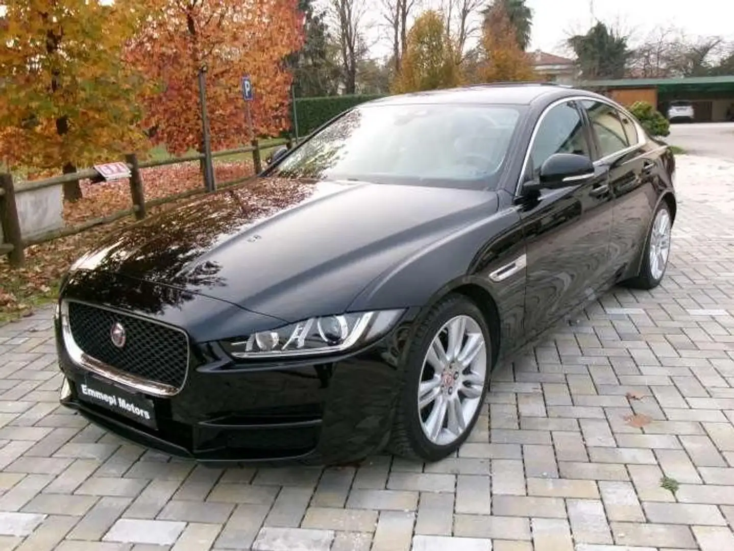 Jaguar XE XE 2.0d i4 Prestige 180cv auto my19 Nero - 1