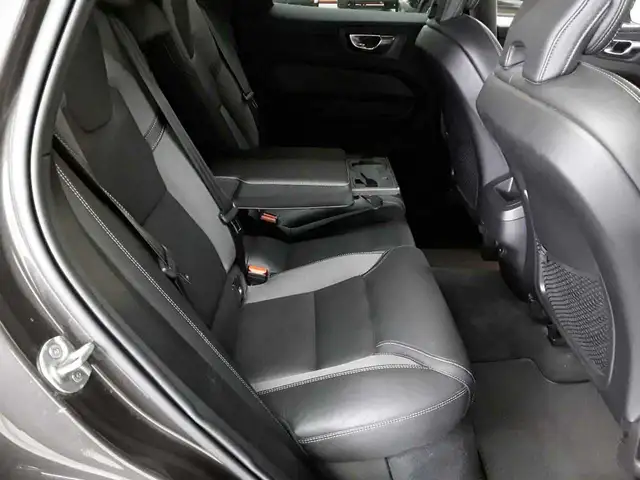 Volvo XC60 view 14