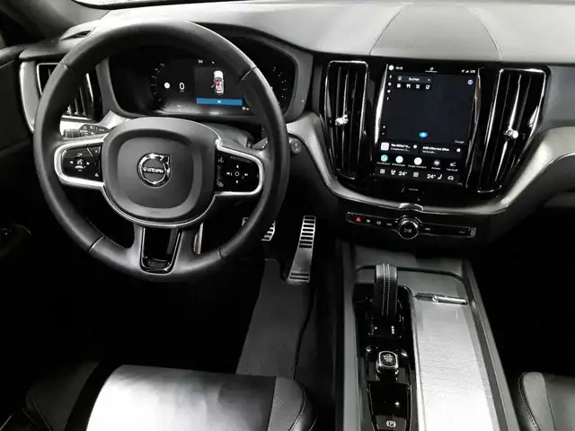 Volvo XC60 view 10