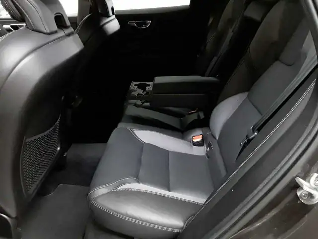Volvo XC60 view 13