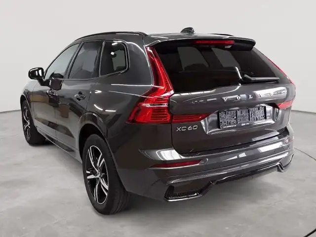 Volvo XC60 view 5