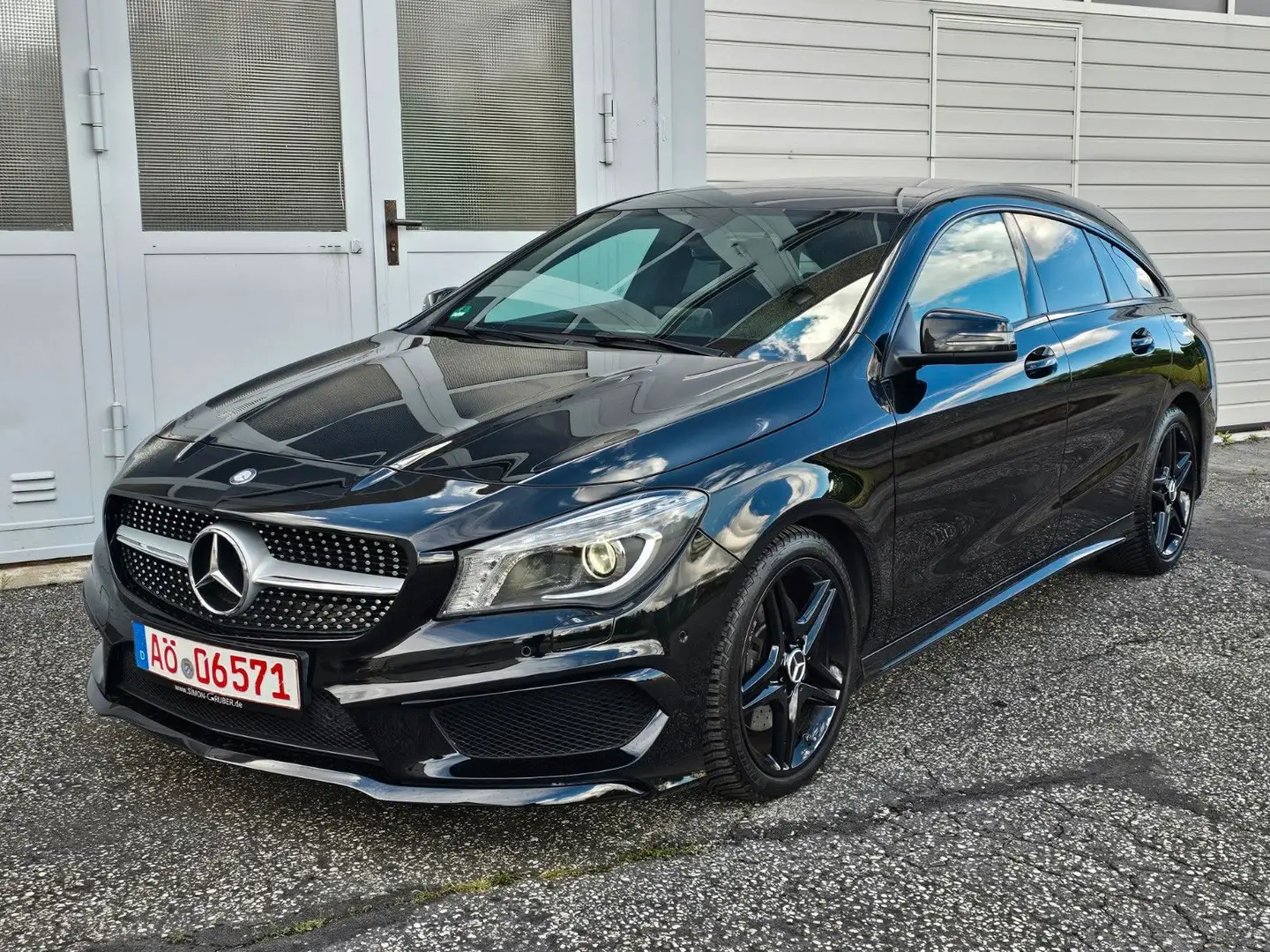 Mercedes-Benz CLA 220 CDI Shooting Brake 4Matic 7-G AMG LINE Black - 1