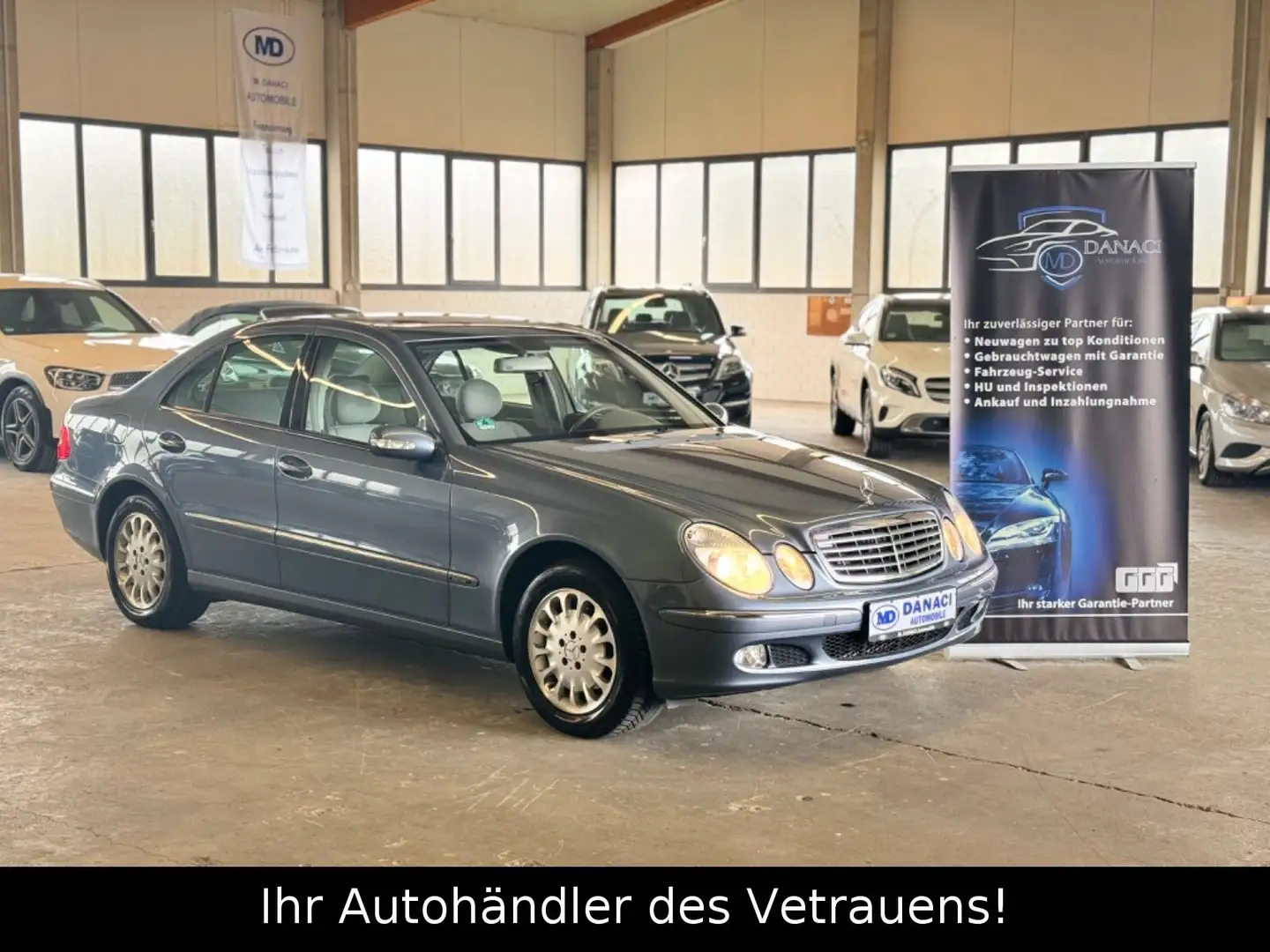 Mercedes-Benz E 220 Lim./ELEGANCE/Automatik/AHK/SHZ/EURO 4 Blauw - 1