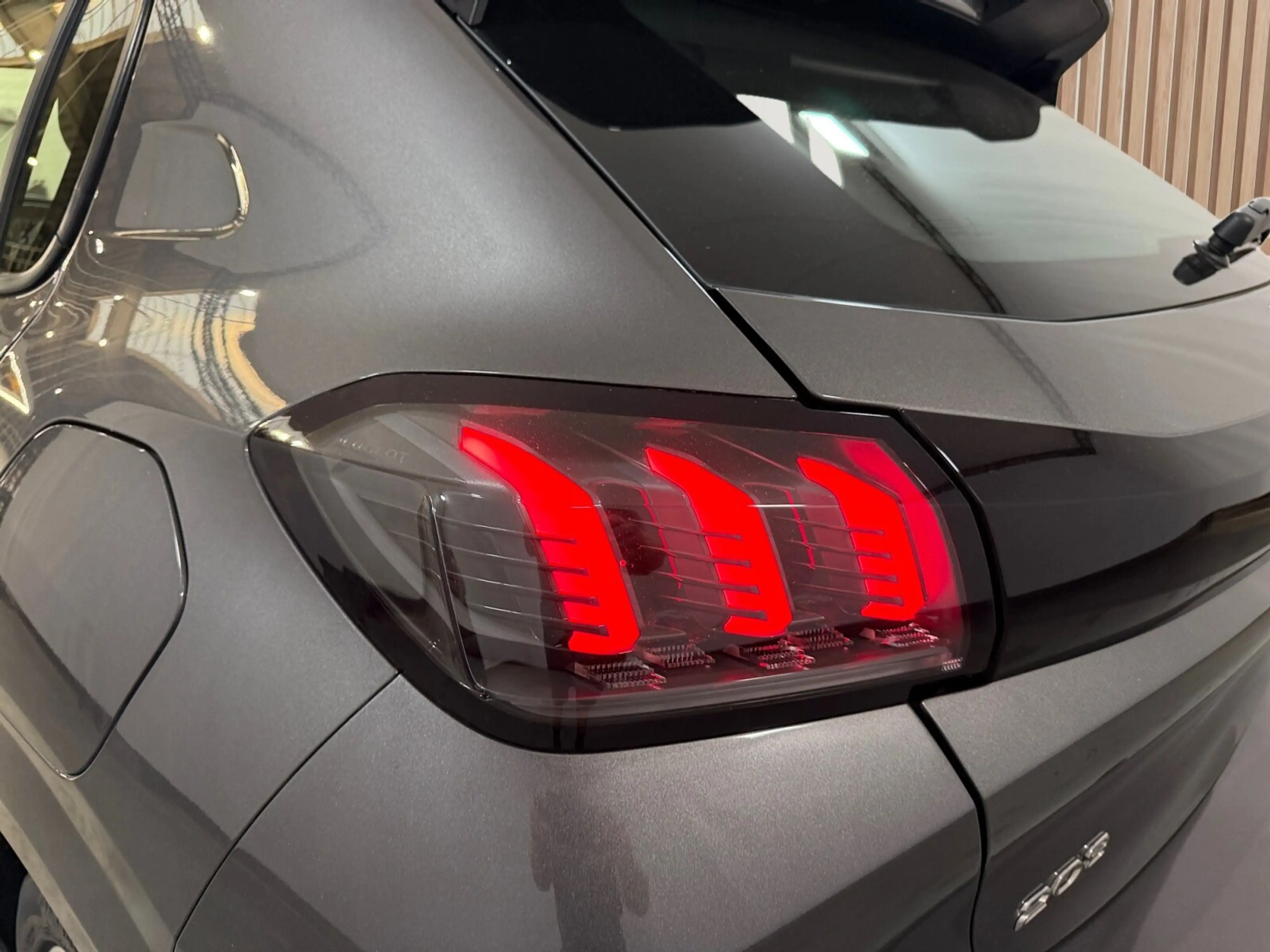 Peugeot 208 Allure 1.2 PureTech Aut. ** — photo 9
