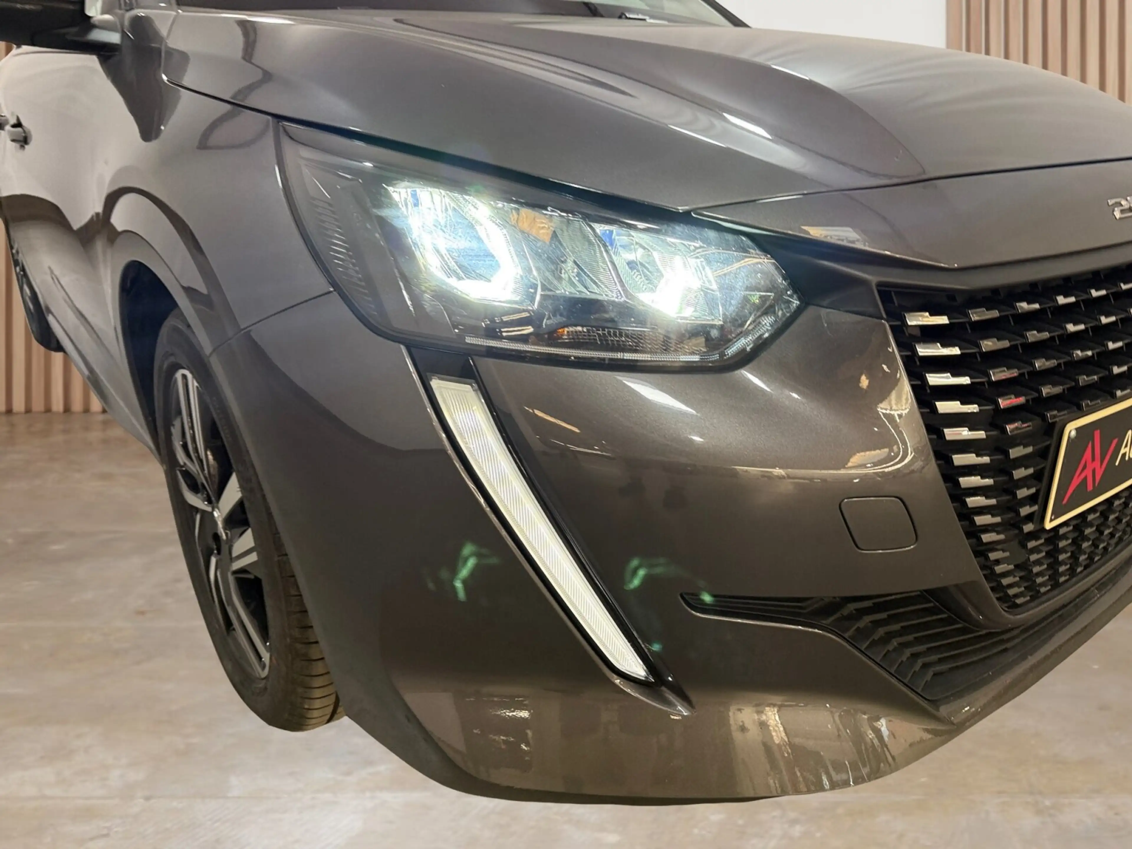 Peugeot 208 Allure 1.2 PureTech Aut. ** — photo 4