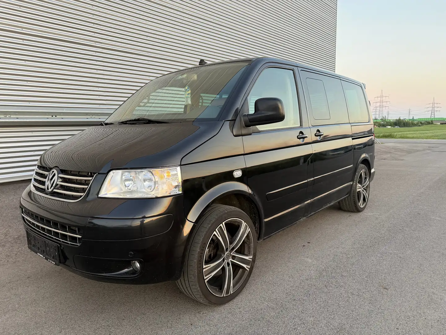 Volkswagen T5 Multivan Highline 2,5 TDI Tiptronic D-PF ID:30 Schwarz - 2