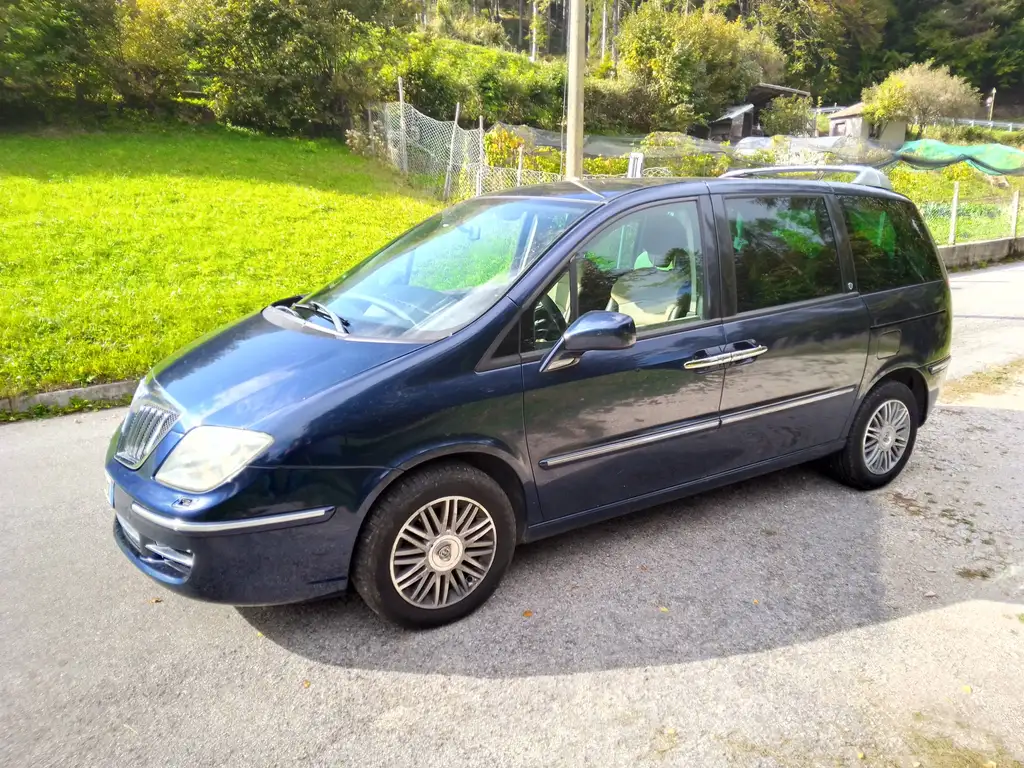 Lancia Phedra 2009 из Европы — купить под ключ