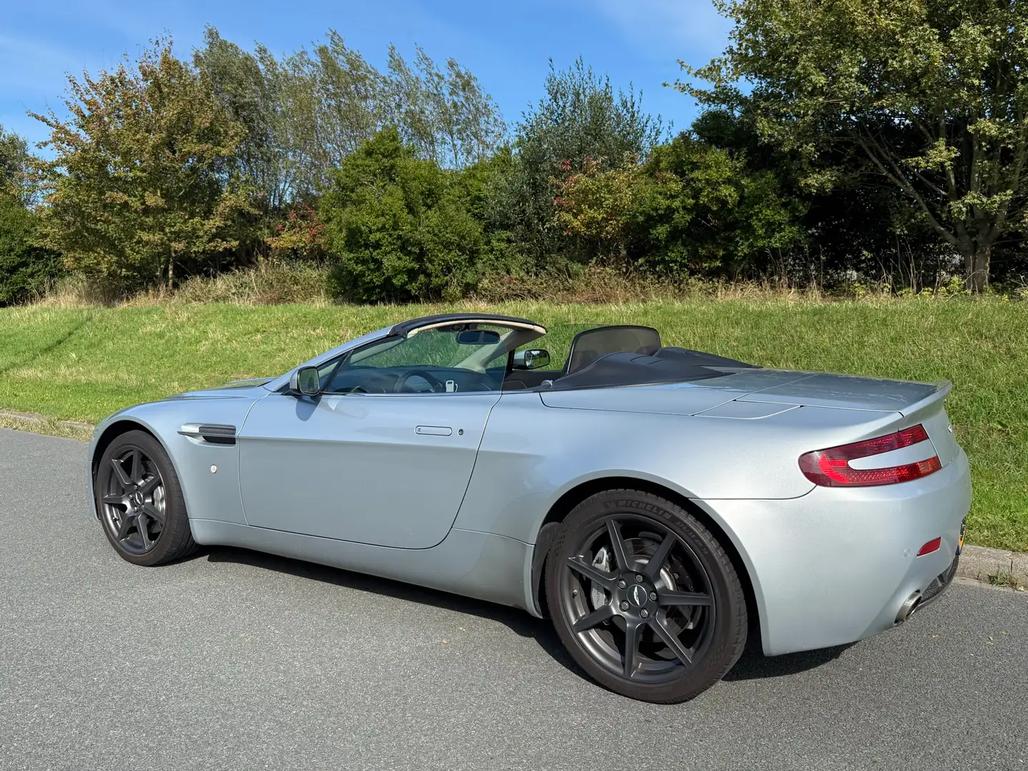 Aston Martin Vantage Vantage 4.3 V8 Sportshift Roadster Cabrio Gris - 2
