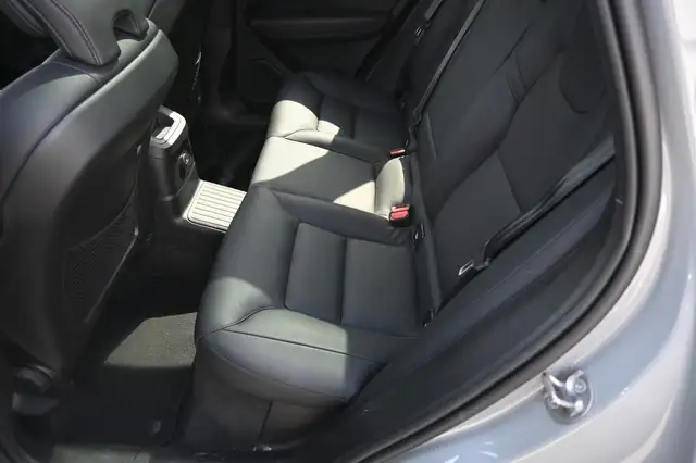 Volvo XC60 view 13