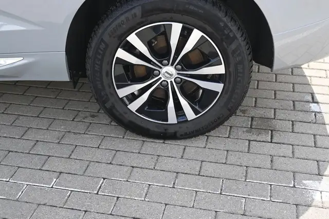 Volvo XC60 view 12