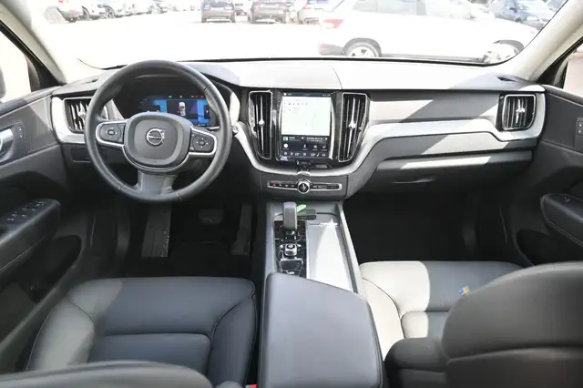 Volvo XC60 view 15