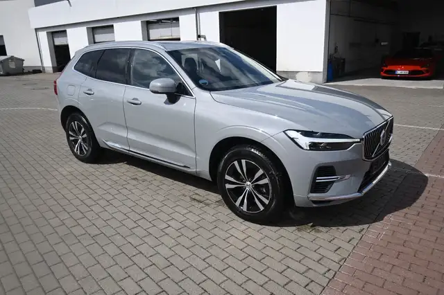 Volvo XC60 view 4