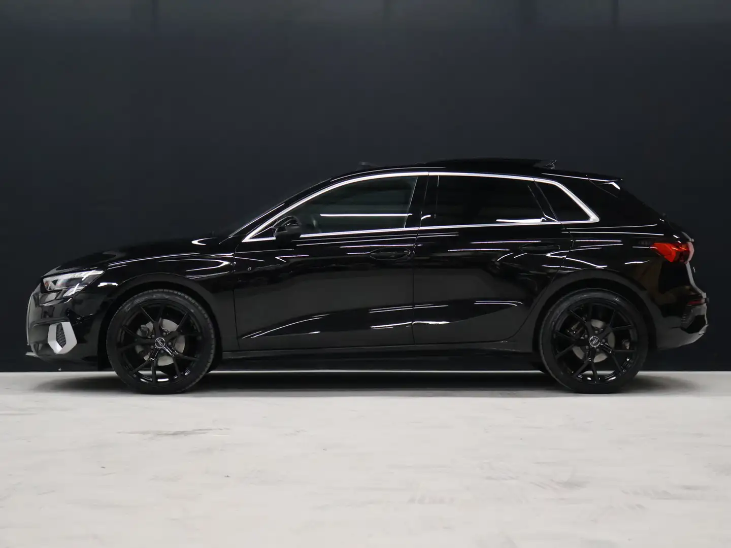 Audi A3 Sportback 30 TFSI Sport [PANORAMADAK, APPLE CARPLA Nero - 2