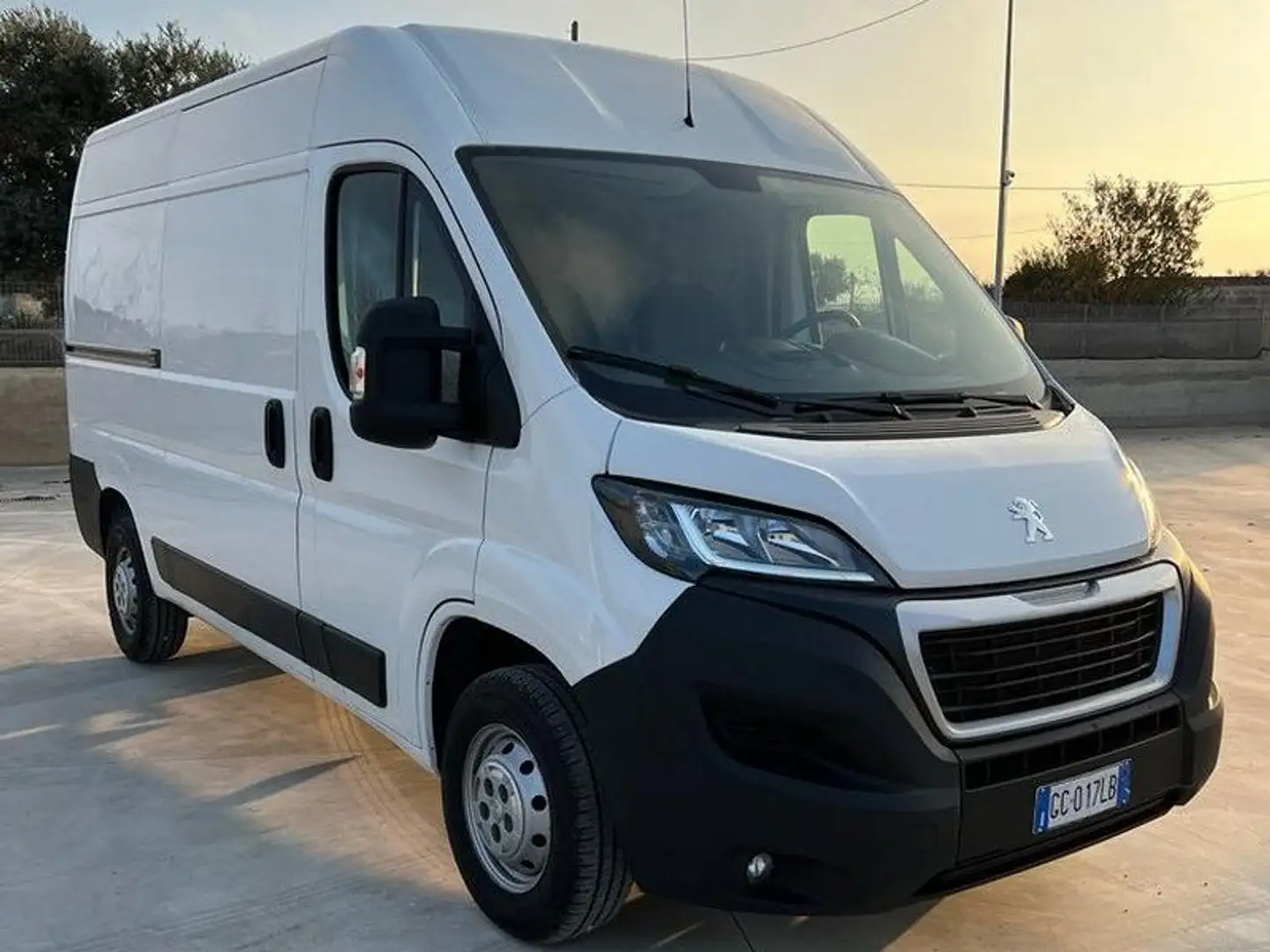 Peugeot Boxer BOXER 335 2.2 140CV L2H2 FURGONE EURO 6 Blanco - 2