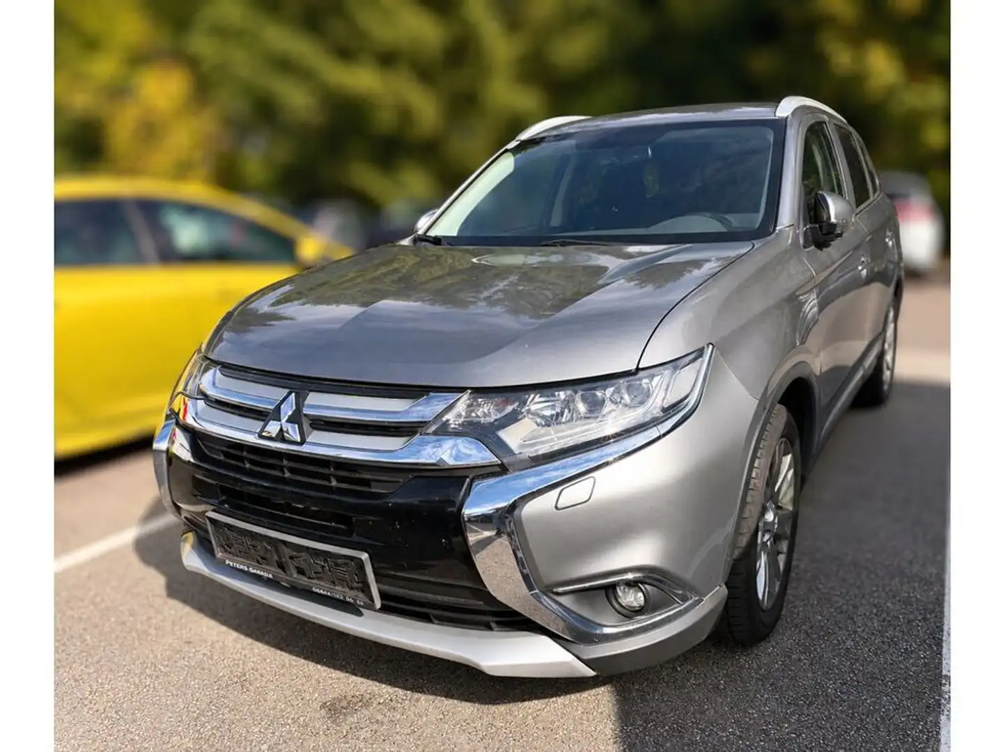 Mitsubishi Outlander Outlander Intense + Connect 4WD+EXPORT+ Grau - 2
