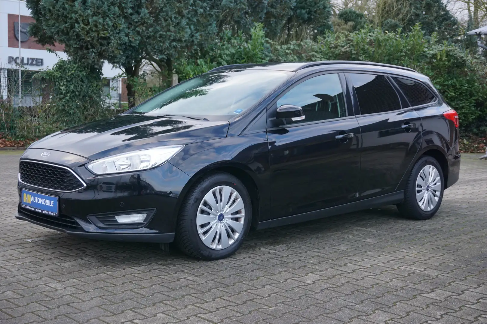 Ford Focus Trend /KLIMA/EURO6/NAVI/SCHECKHEFT/TÜV NEU/ Schwarz - 2