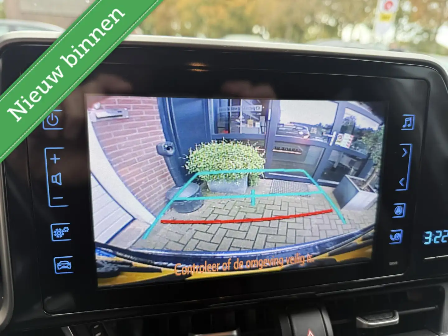 Toyota C-HR 1.8 Hybrid Executive ACC/KEYLESS *ALL-IN PRIJS* Grijs - 2