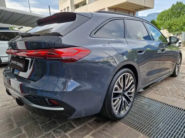 Audi A5 view 3