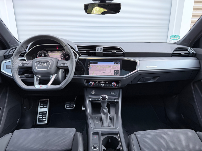Audi Q3 SPORTBACK 35 TFSI S Edition Competition Pano/Keyle — photo 12