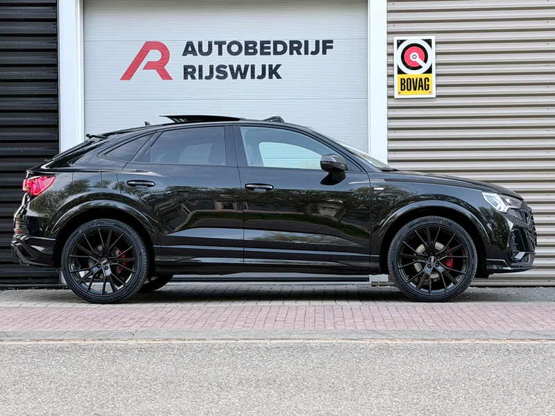 Audi Q3 SPORTBACK 35 TFSI S Edition Competition Pano/Keyle — photo 5