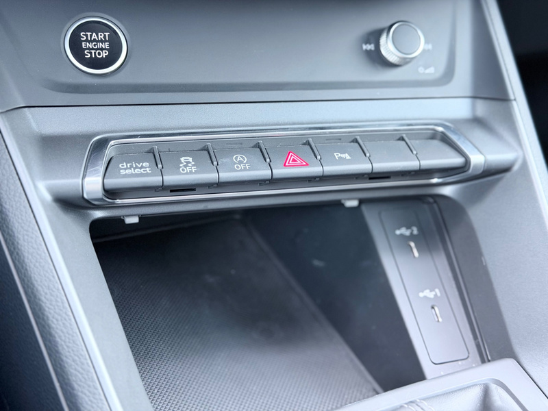 Audi Q3 SPORTBACK 35 TFSI S Edition Competition Pano/Keyle — photo 21