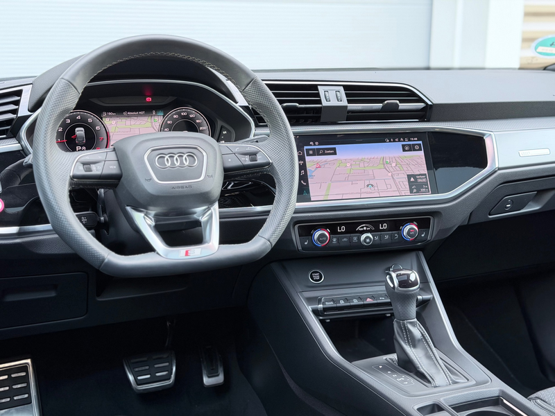 Audi Q3 SPORTBACK 35 TFSI S Edition Competition Pano/Keyle — photo 15